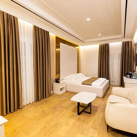 Hotel King & Queen Palace