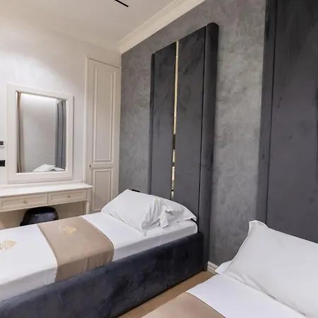Hotel King & Queen Palace